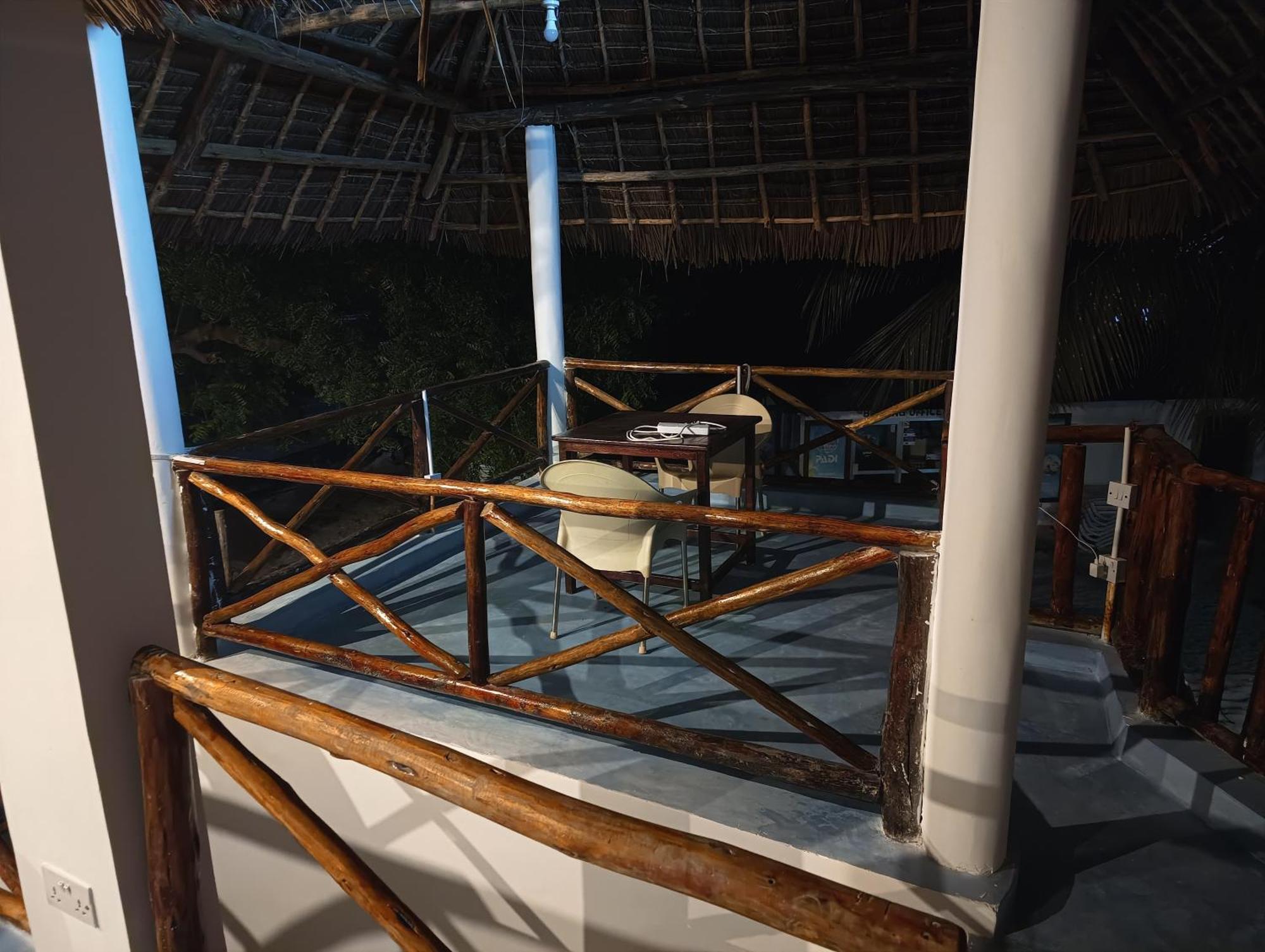 Zanzi Hotel 3*