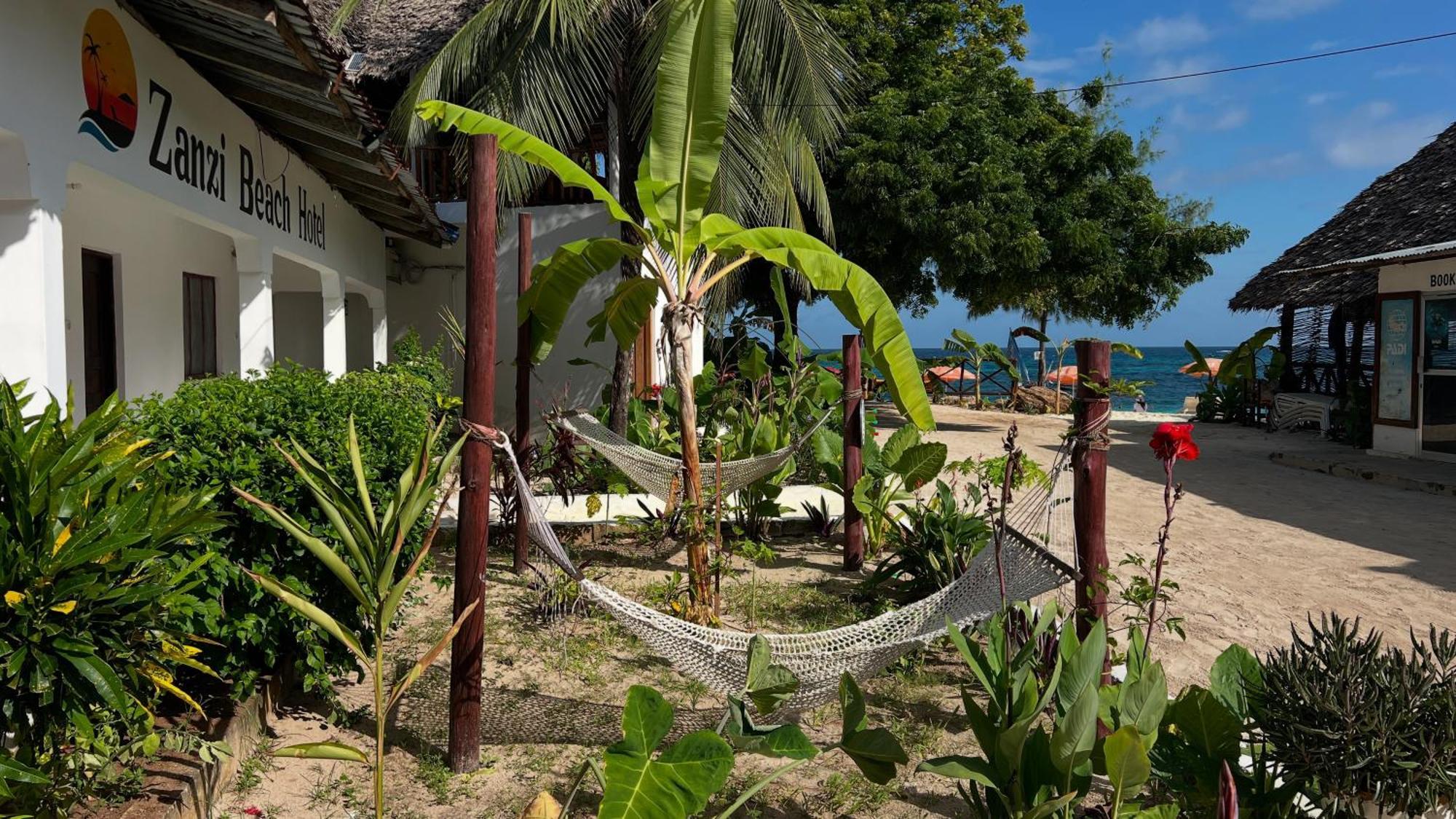 Zanzi Hotel 3*