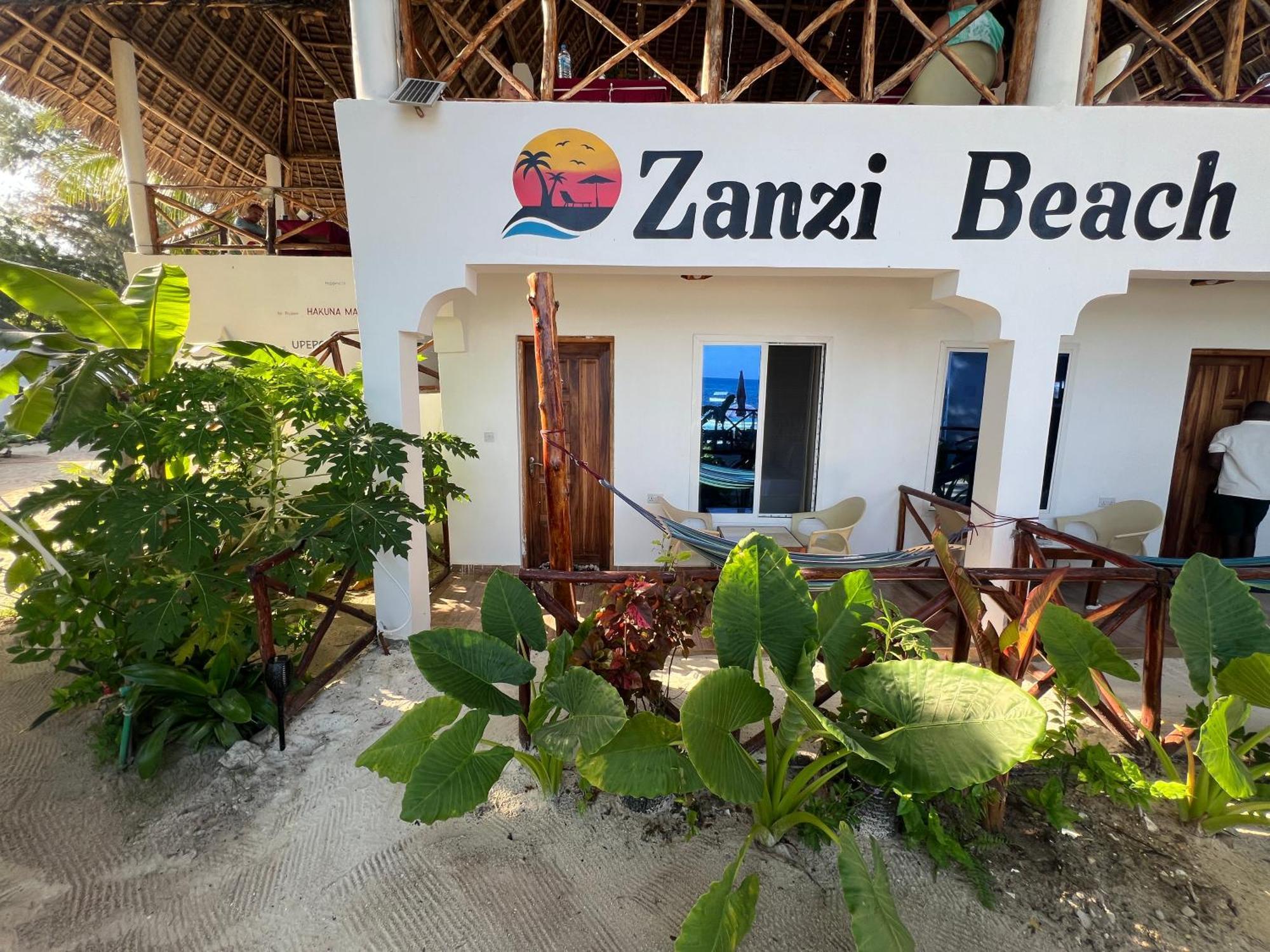 Zanzi Hotel 3*